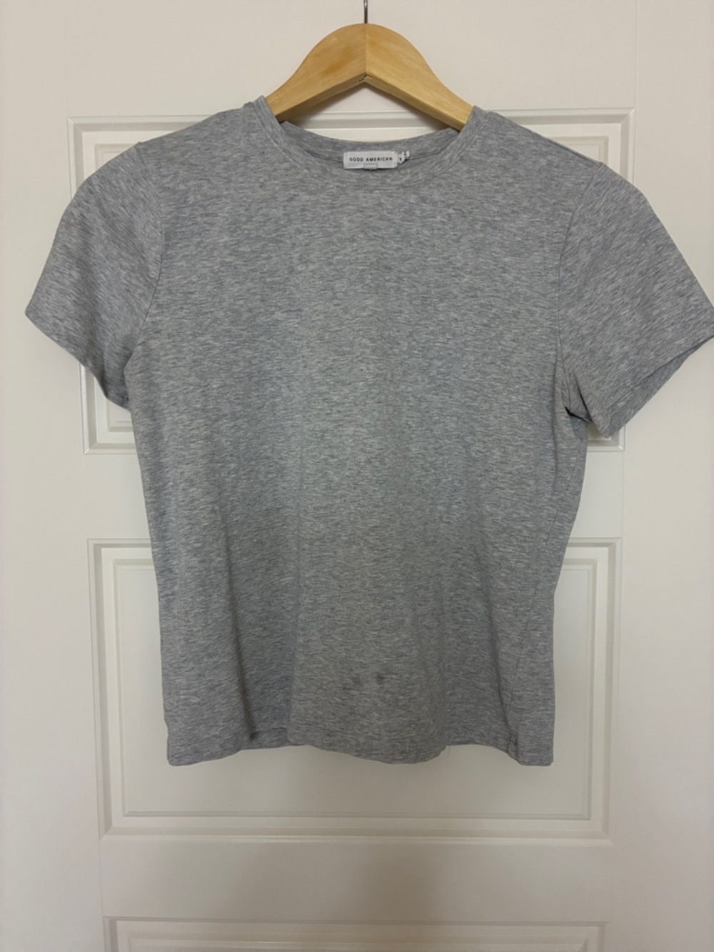 Good American Light Heather Gray Cropped Short Sleeve Tee